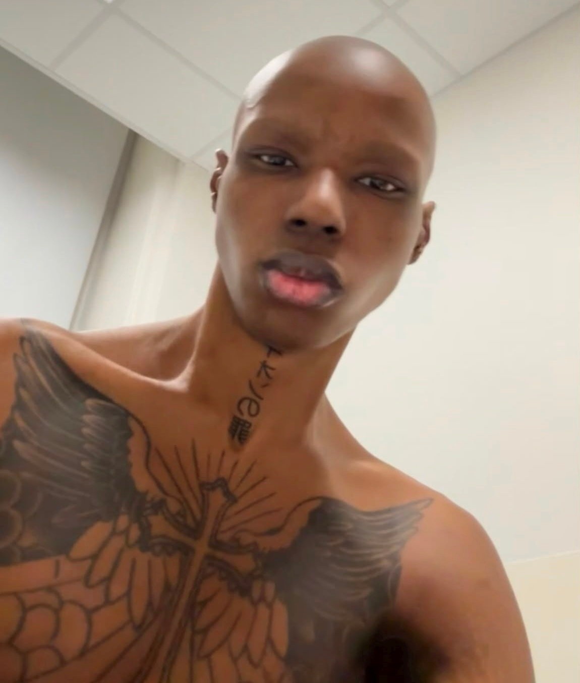 Nickodemus Dacres († 23) zomrel na rakovinu.