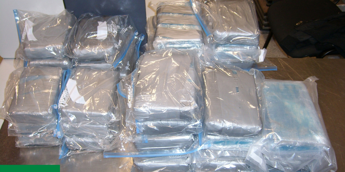 Polscy turyści mieli w walizkach prawie 50 kg kokainy!