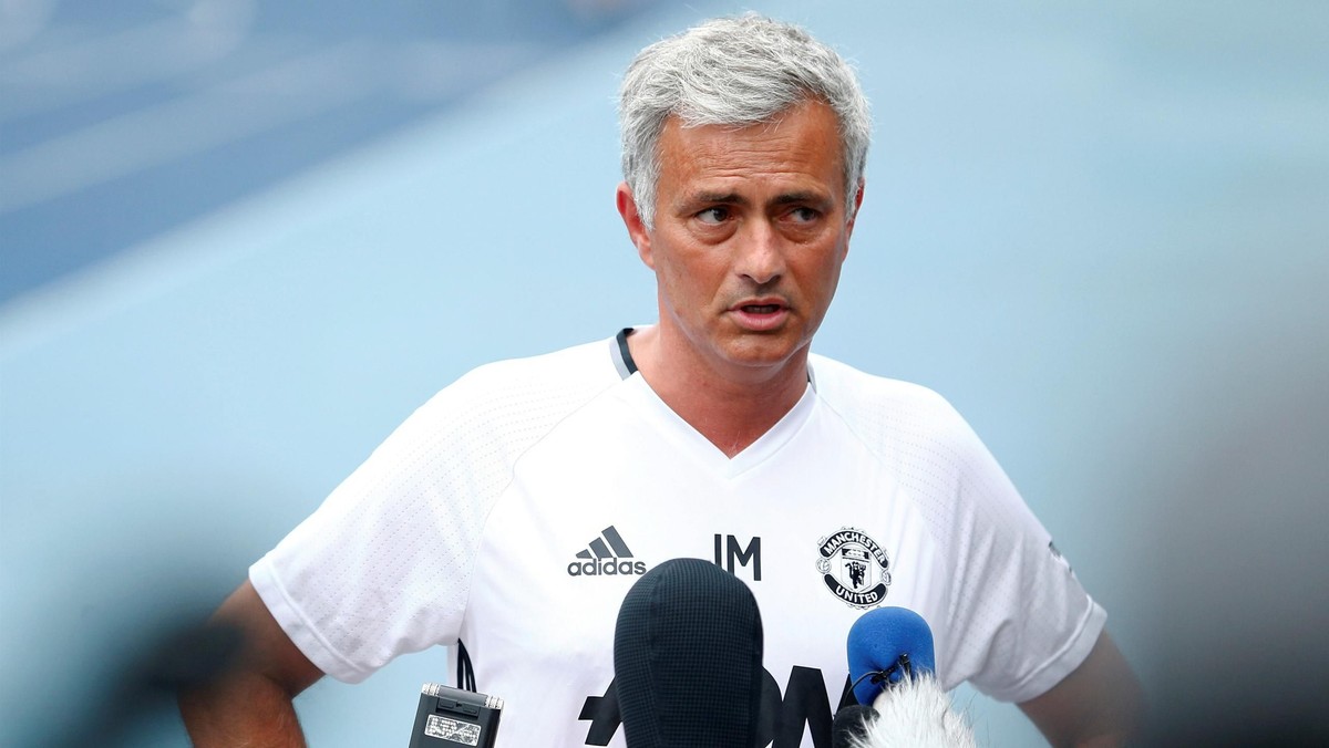 Angielscy dziennikarze pół żartem, pół serią mówią, że Jose Mourinho już ma "syndrom trzeciego sezonu" w Manchesterze United… choć to dopiero jego pierwszy. Chodzi o to, że w Realu Madryt i dwukrotnie w Chelsea współpraca Portugalczyka z piłkarzami załamywała się, co doprowadzało do rozstania szkoleniowca z klubami.