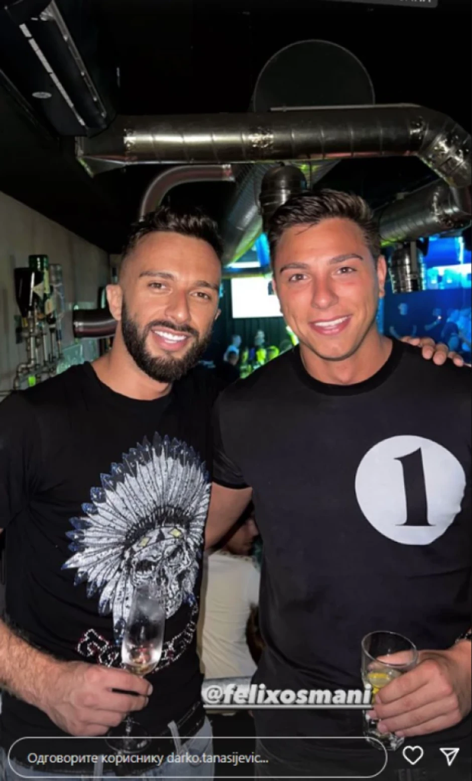 Darko Tanasijević pozira sa Feliksom Osmanijem