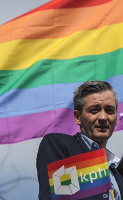 Robert Biedroń o ujawnieniu swojej orientacji: Zostałem wyautowany przez chłopaka...