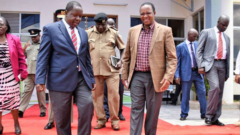 CS Matiangâi makes impromptu visit at Narok birth certificates office, lectures officials over poor services