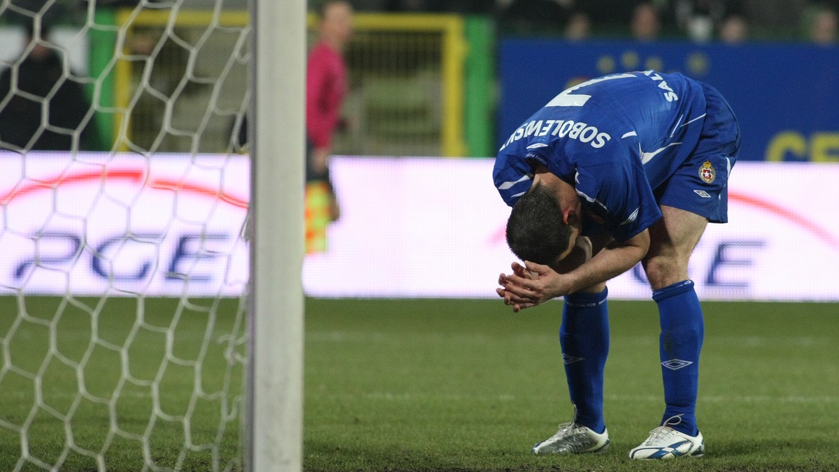 W spotkaniu 20. kolejki piłkarskiej ekstraklasy GKS Bełchatów zremisował po przeciętnym meczu bezbramkowo z Wisłą Kraków 0:0.