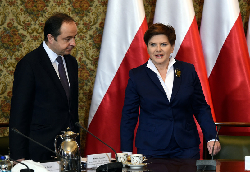 Premier Beata Szydło oraz sekretarz stanu ds. europejskich Konrad Szymańsk