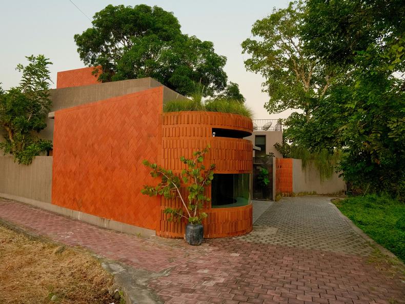 The exterior of the couple's house in Canggu, Bali.Amanda Goh/Business Insider