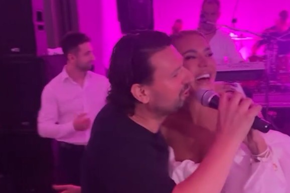 (VIDEO) "PUCAJ ME" Duška Šarića pogodila pesma na 18. rođendanu ćerke, Marina Visković mu ispunila želju: A slavljenica u srebrnoj mini haljini