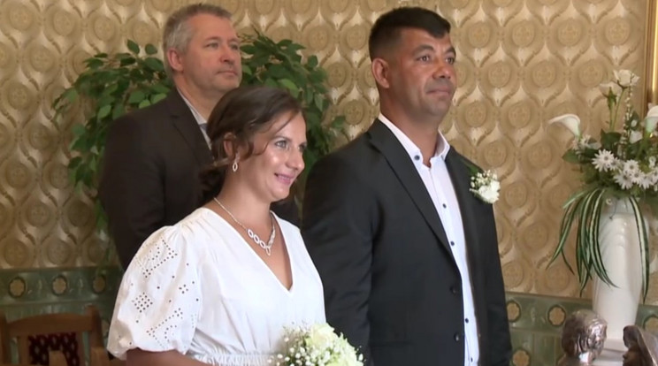 Magyarországon kötött házasságot egy pár, akik a háború elől menekültek /Fotó: RTL