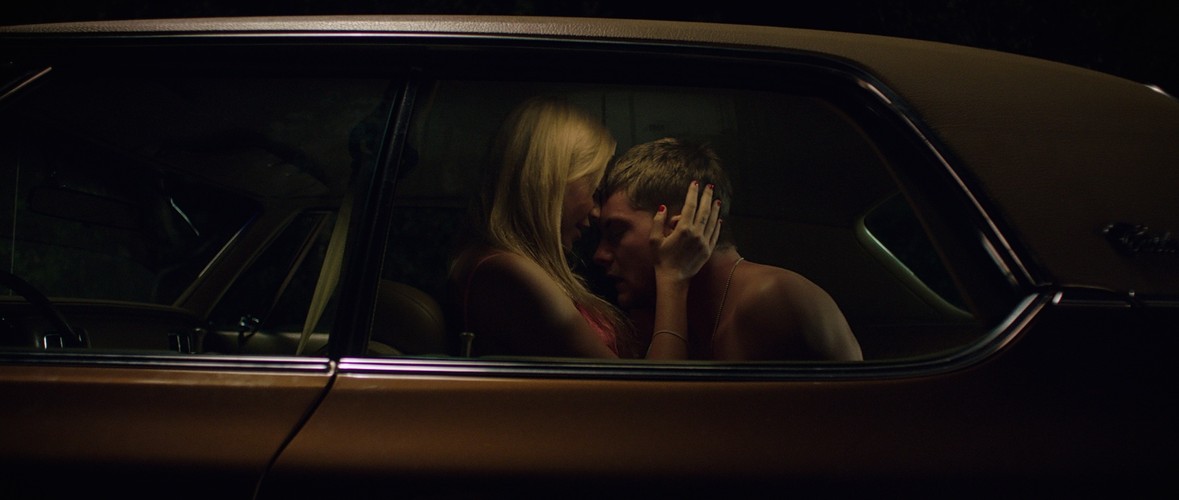 'Coś za mną chodzi' – kino, którym można się delektować