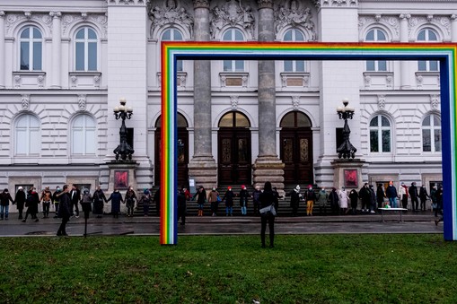 Protest przed Zachętą przeciwko mianowaniu na stanowisko dyrektora Janusza Janowskiego, Warszawa, 16 grudnia 2021 r.