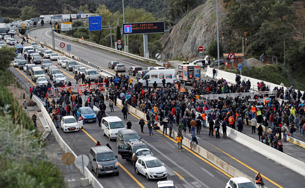Zamieszki w Katalonii. Separatyści zablokowali autostradę na granicy z Francją