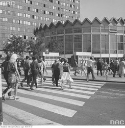 Rotunda PKO ponownie na ustach wszystkich. A jak wyglądała kiedyś? ZDJĘCIA