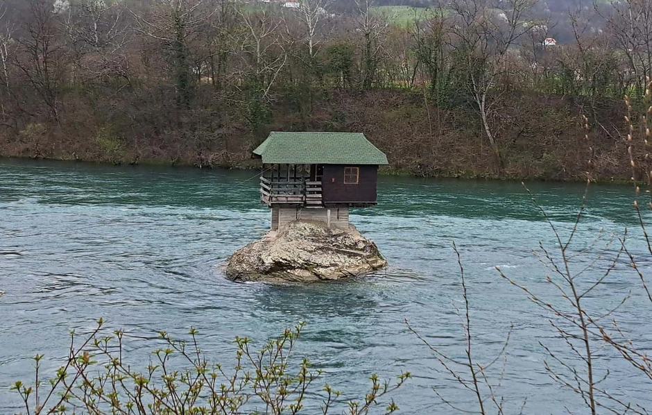 Kućica na Drini
