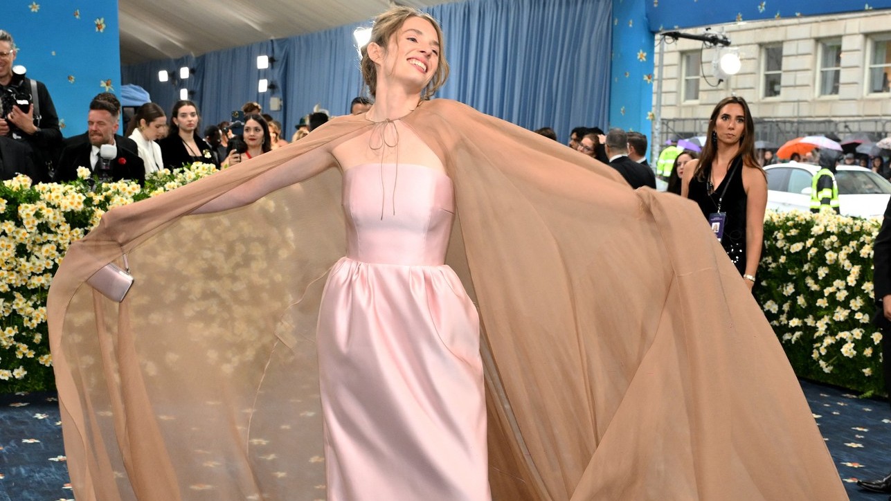 Maya Hawke na podujatí Met Gala 2025