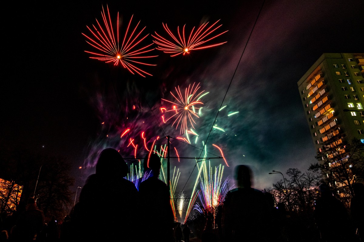 Colorful,Fireworks,On,New,Year's,Night