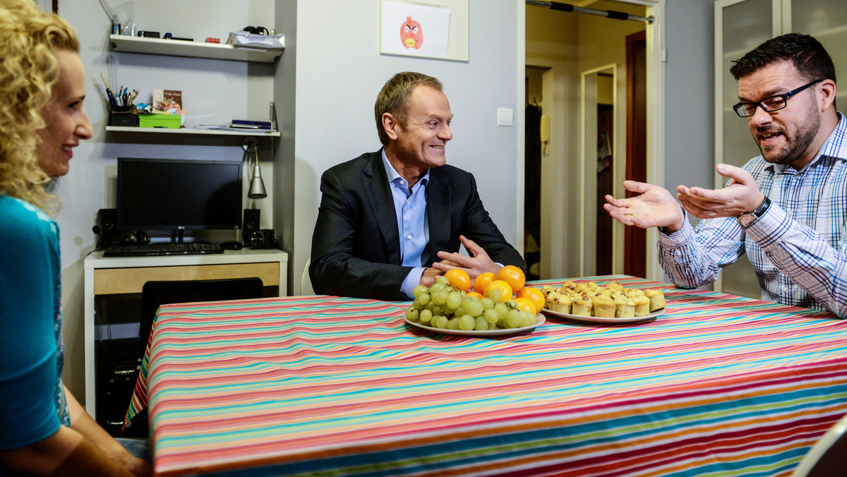 Donald Tusk podczas wizyty w Płocku spotkał się z mieszkającą tam rodziną państwa Sochockich. Wizyta związana była z listem jaki otrzymał premier od 34-letniego Marcina Sochockiego, 29 listopada 2013.