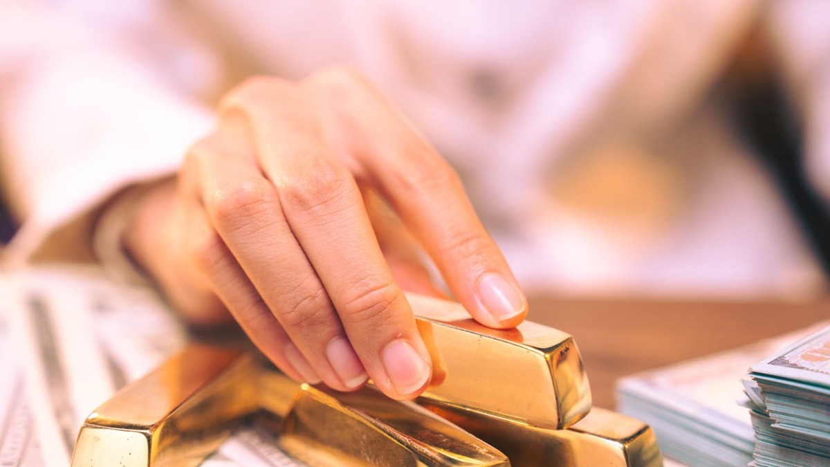 Vodič za investiciono zlato u Srbiji: Kako razmišlja “pametan novac” i koje greške bi investitori trebalo da izbegnu pre prve kupovine