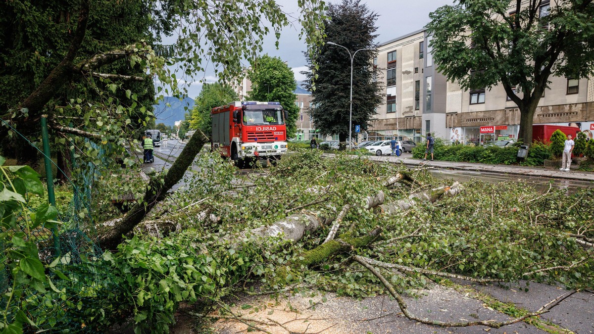Ilustracija: nevreme u Sloveniji