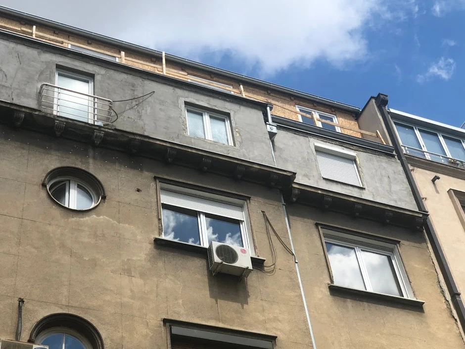 Brvanara na vrhu zgrade u ulici Braće Nedić 10