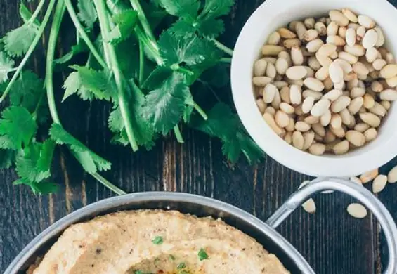 Kalafiorowa pasta do chleba - lepsza niż hummus!