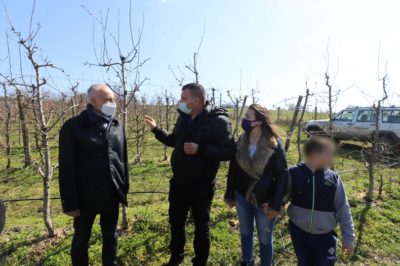 Zoran Radojičić u poseti gazdinstvu u Mladenovcu