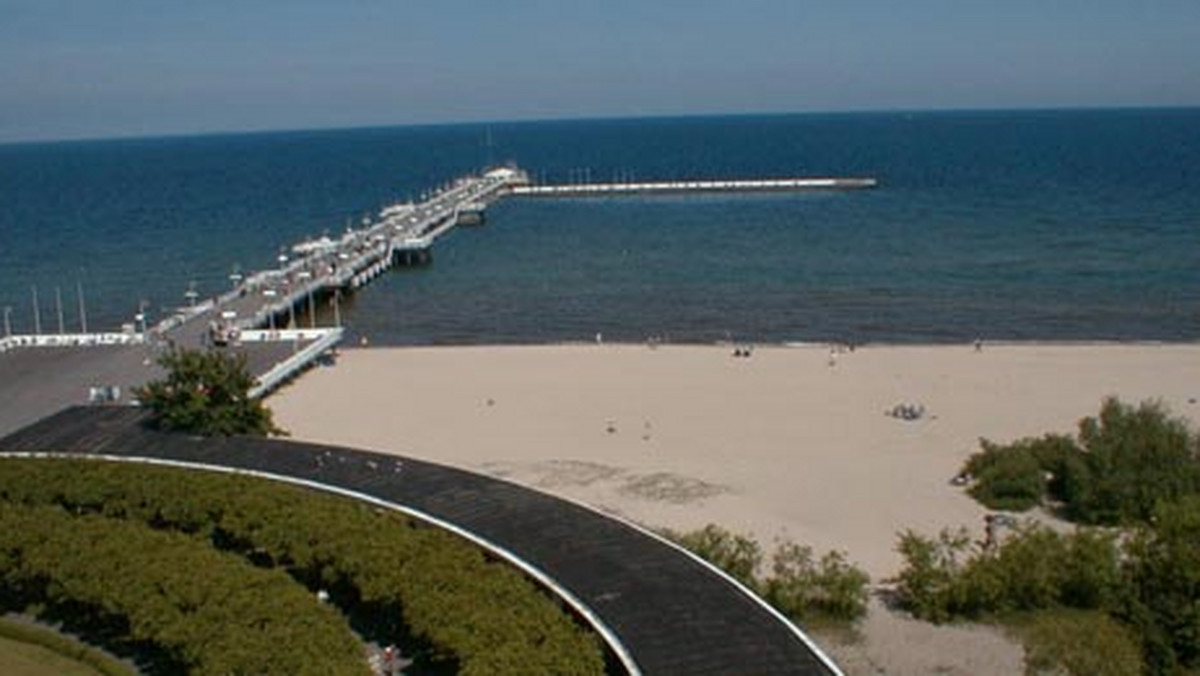 Jedna oferta - Kąpieliska Morskiego Sopot - wpłynęła na przetarg na dzierżawę mola i przystani jachtowej w Sopocie. Spółka ta dzierżawi molo od 1991 r. Umowa w tej sprawie wygasa firmie w październiku.