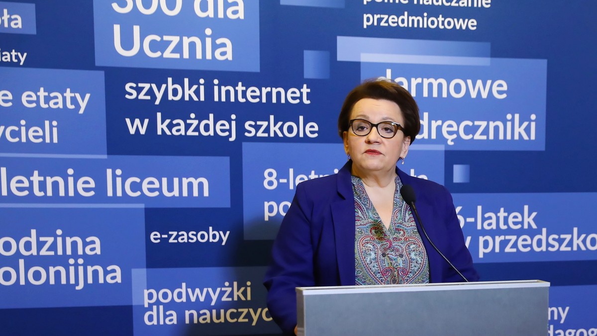 Strajk nauczycieli. Anna Zalewska: egzaminy przebiegły bez zakłóceń