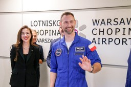 kosmonauta uznański-wiśniewski będzie ojcem. jego żona, posłanka ko, s