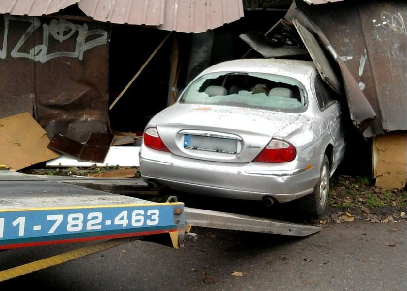 Ale wjechał tym jaguarem! Foty!