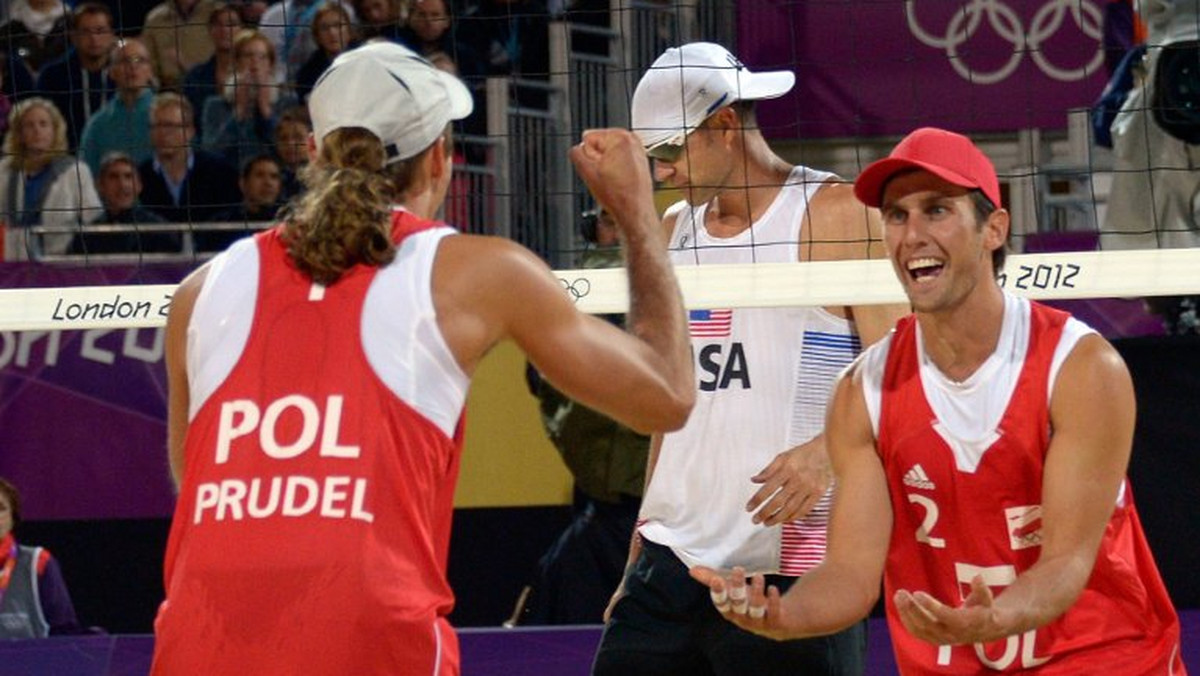 Ledwo co zakończyły się igrzyska olimpijskie w Londynie, ale zawodnicy siatkówki plażowej nie mają chwili wytchnienia. W poniedziałek w Starych Jabłonkach rozpoczyna się turniej Pucharu Świata Mazury Orlen Grand Slam, na który przyjechały wszystkie czołowe pary, łącznie ze świeżo upieczonymi mistrzami olimpijskimi.