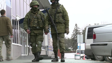Błąd wojsk pilnujących lotnisk na Krymie. Możliwa jest ich identyfikacja?
