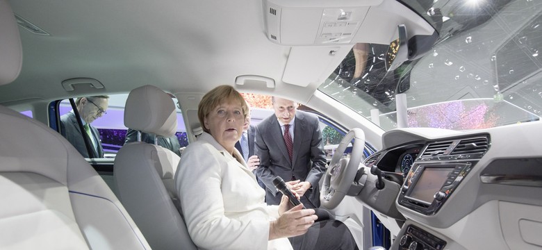 Jest śledztwo w sprawie fałszerstw Volkswagena. Czego zażądała Merkel?