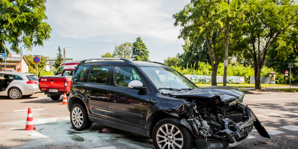 Ubezpieczyciele zaniżają wypłacane odszkodowania - twierdzi branża. I donosi do UOKiK na PZU, największą polską firmę. Ta jednak odpiera zarzuty.