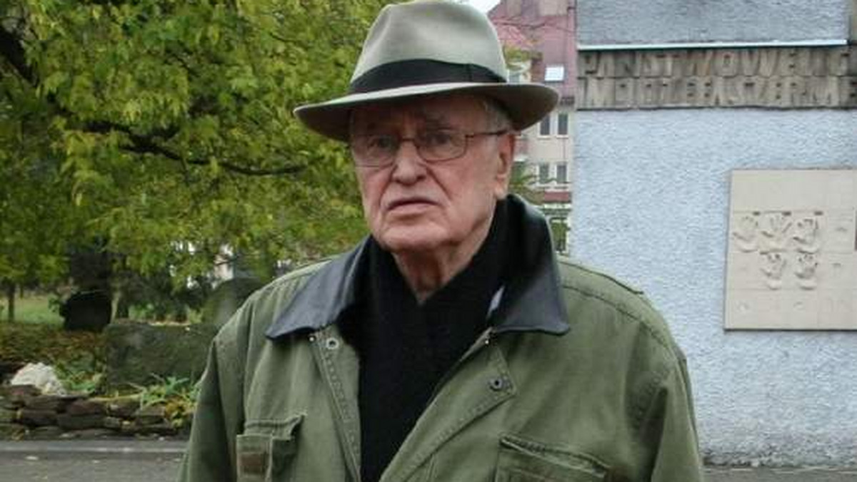 Jan Nowicki podarował kieleckiemu stowarzyszeniu Ecce Homo 10 tysięcy złotych.