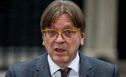 Verhofstadt wzywa Timmermansa do pilnej interwencji ws. Kozłowskiej: Rządowi polskiemu nie można ufać