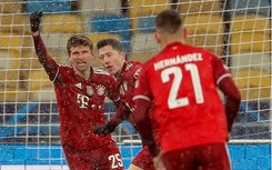 Liga Mistrzów. Niestraszne mu śnieg i mróz. Kapitalny gol Lewandowskiego [WIDEO]