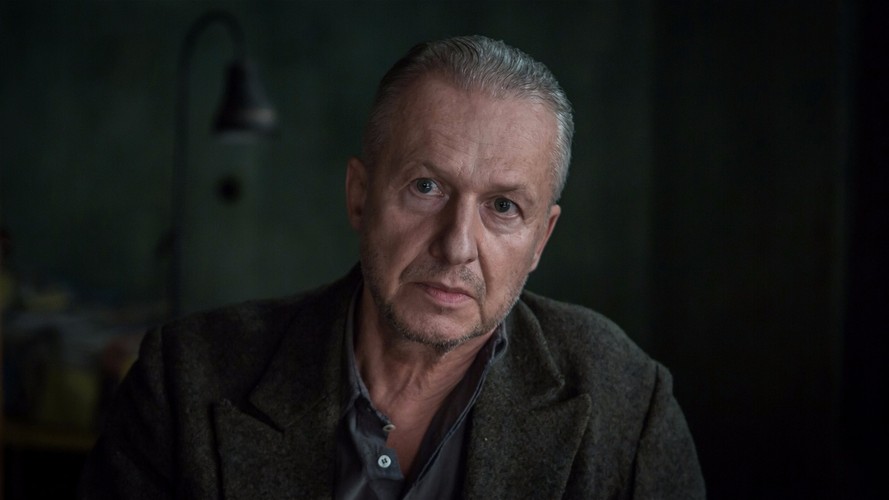 <strong>Powidoki, reż. Andrzej Wajda, polska premiera: 13 stycznia 2017</strong>
<br><br>
Bohaterem filmu „Powidoki” jest Władysław Strzemiński, artysta, który nie poddał się socrealizmowi i doświadczył dramatycznych skutków swoich wyborów artystycznych. To film o tym jak socjalistyczna władza zniszczyła charyzmatycznego, niepokornego człowieka.
<br><br>
[opis producenta]