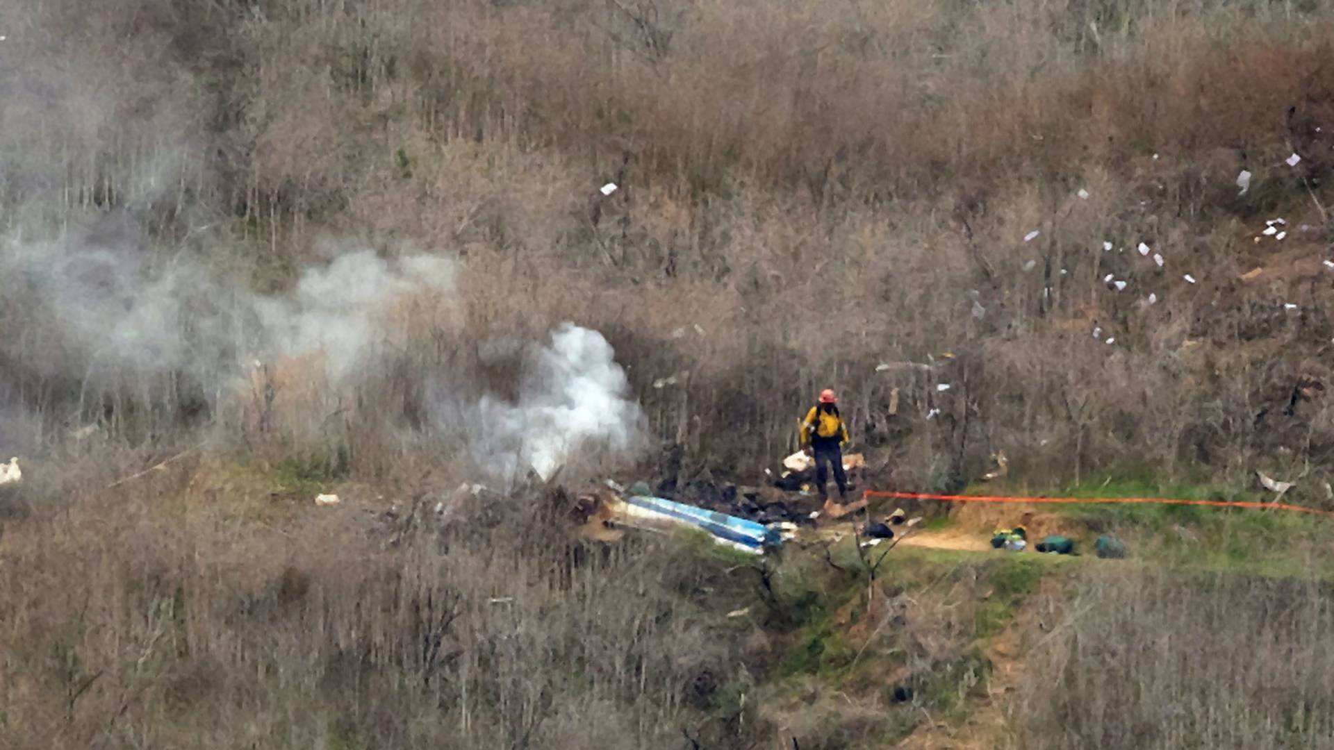 Коби Брайант крушение вертолета. Место падения вертолета. Место крушения вертолёта. Место после крушения вертолета
