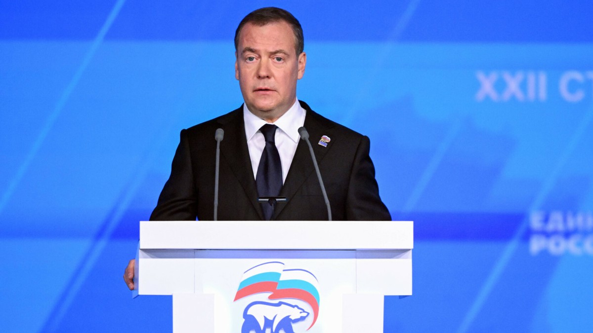 Dmitrij Miedwiediew uderza w członka NATO. Wspomniał Polskę