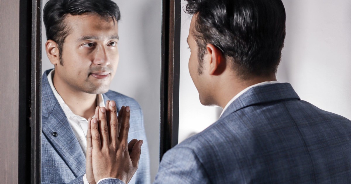 9 signs of a vulnerable narcissist — a type of self-absorbed person ...