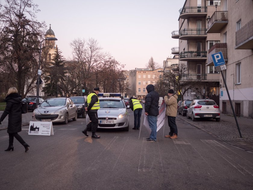 Protest kierowców. Blokowali ulice przy Urzędzie Miasta Łodzi