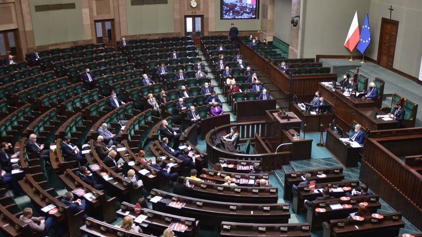 Gorąco w Sejmie. PiS przegrało dwa głosowania