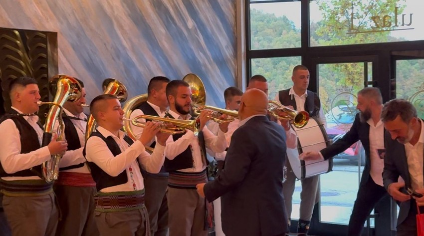 Slavlje 18. rođendana ćerke Dejana Petrovića