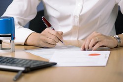 RPD chce automatycznie podnieść uczniom stopnie. Jest odpowiedź Piontkowskiego