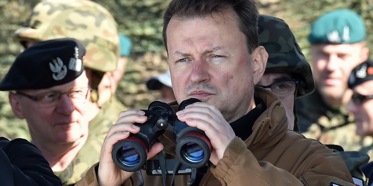 Szef MON Mariusz Błaszczak zapowiedział, że na granicy z Białorusią powstanie solidny płot. 