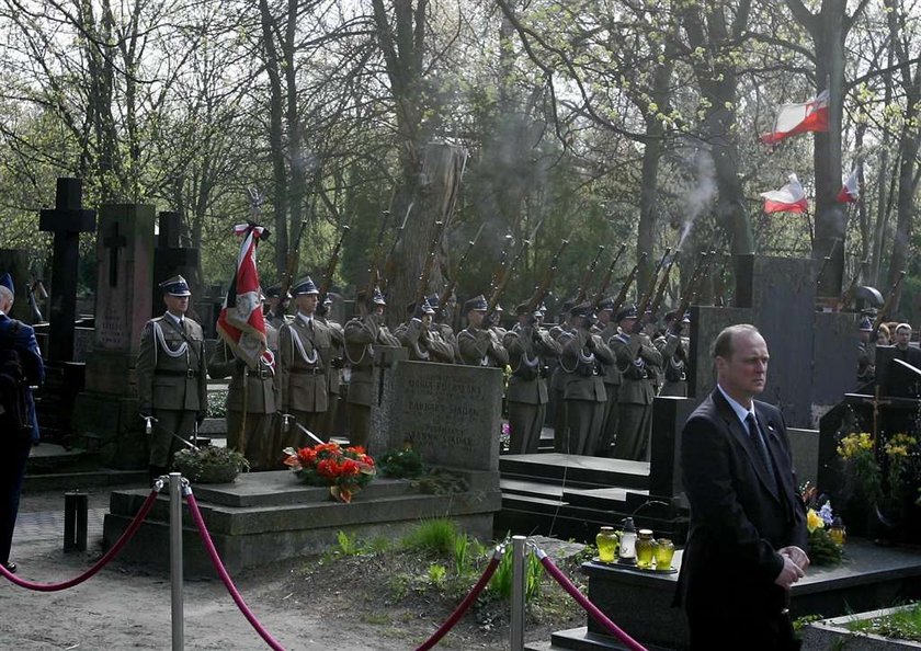 Pogrzeb Komorowskiego na Powązkach