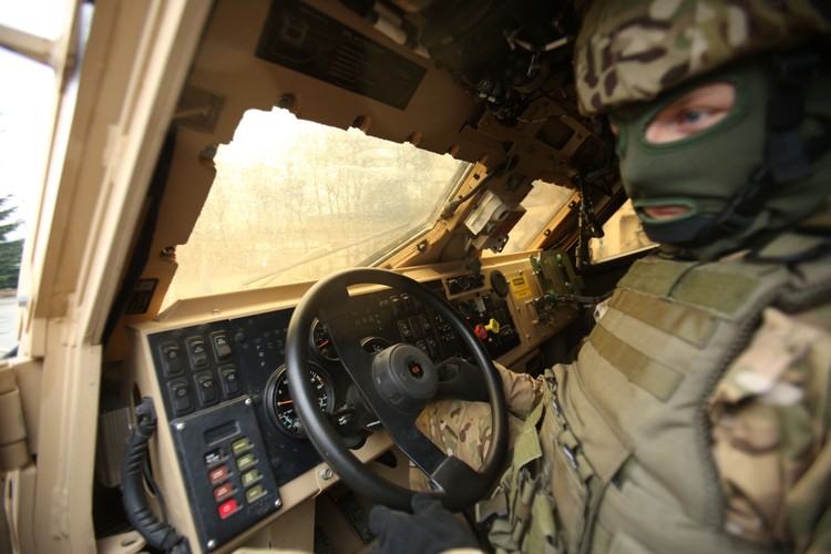 Polacy dostali amerykańskie MRAP-y