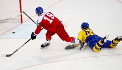 Czesi zachowali szanse na awans, Szwedzi nad przepaścią