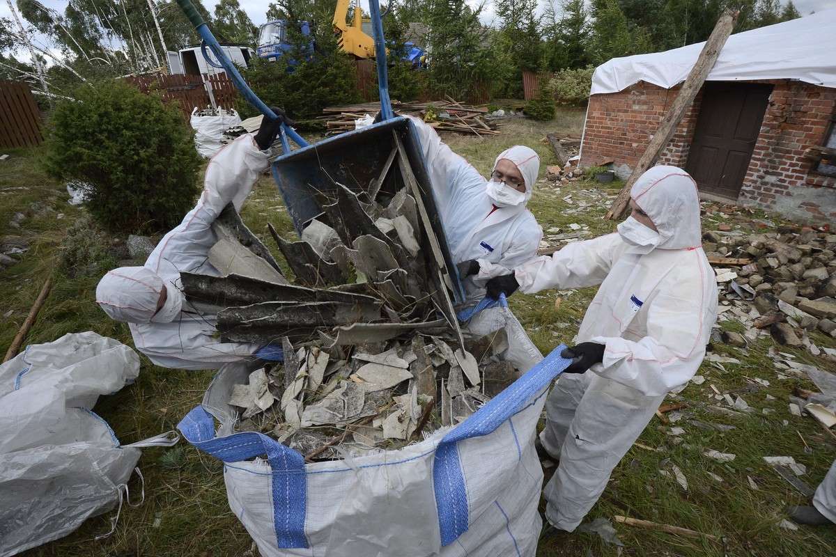 Ostatni dzwonek na usunięcie azbestu. Potem posypią się kary. choćby 5 tys. zł