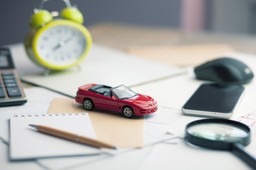 Jaki PIT i VAT przy sprzedaży części do samochodu