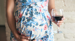 Picie alkoholu w ciąży zwiększa ryzyko przedwczesnego porodu